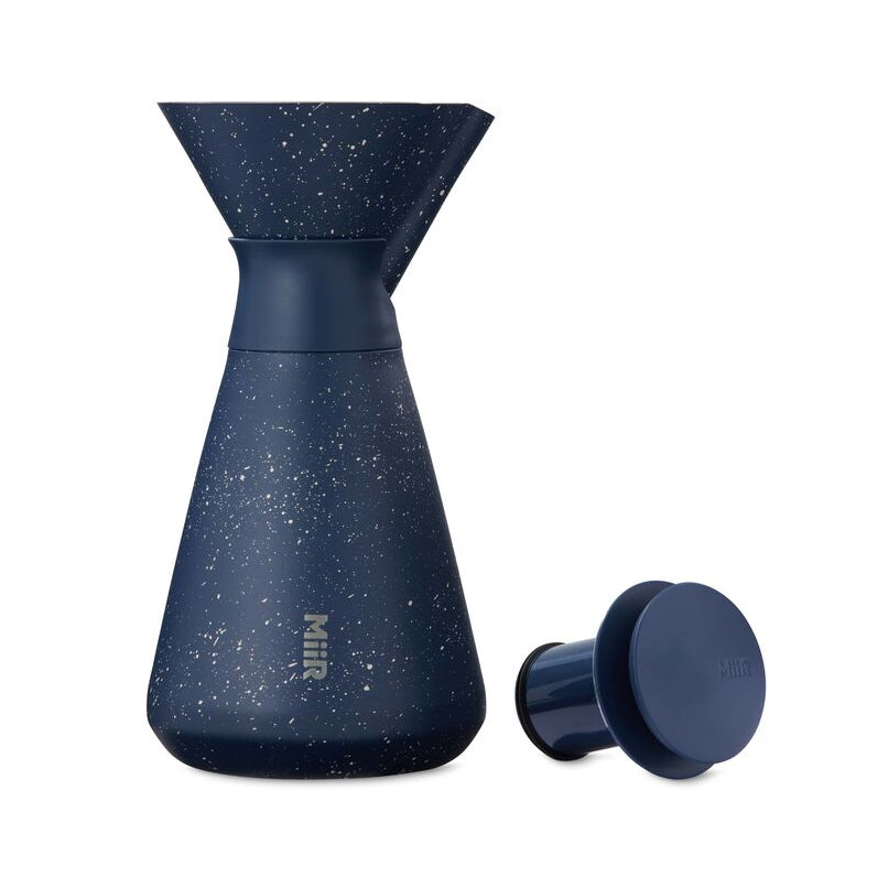 new-standard-carafe-q9 WebPDP-33oz_New_Standard_Carafe_Tidal_Blue_Speckle_Studio__CAR1SVOS225_Front_Lid_Staged.jpg