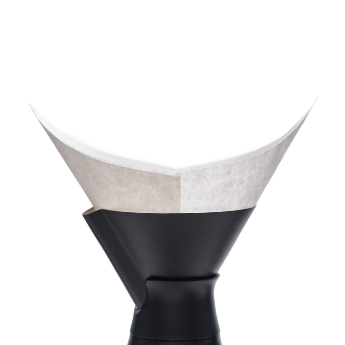 new-standard-carafe-coffee-filters-e1 WebPDP-NSCarafeCoffeeFilters_Studio_0223_InUse__CAF1PN00001.jpg