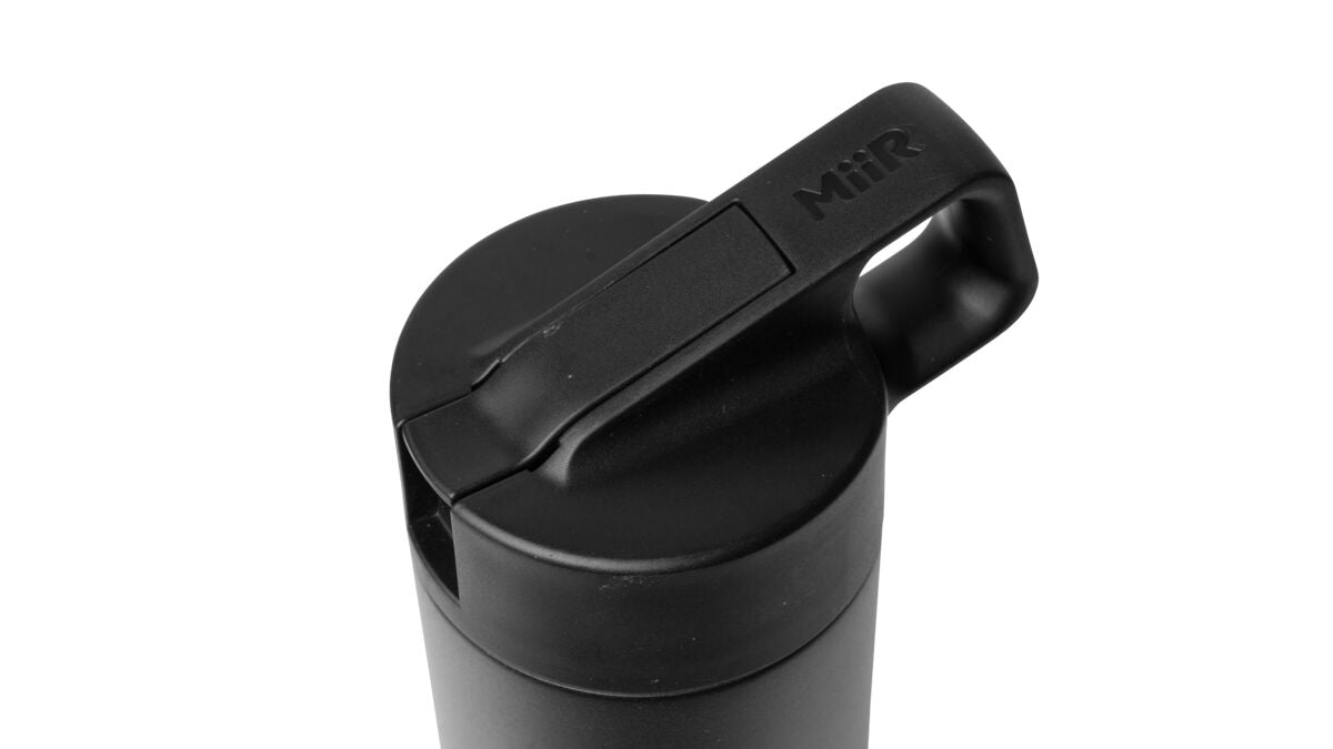 straw-bottle-q4 WebPDP-Straw_Lid_2_Black_Studio_0221_45deg_Closed__WMB1SL20002.jpg