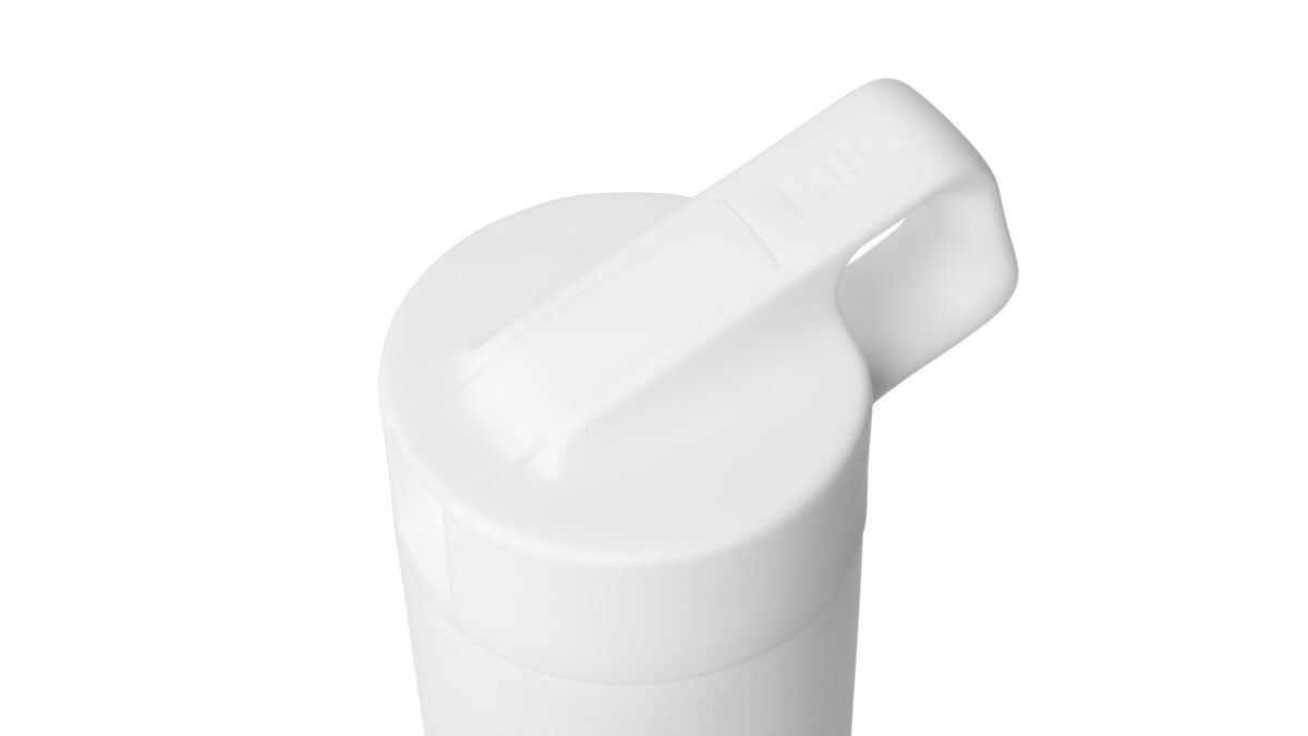 straw-bottle-q4 WebPDP-Straw_Lid_2_White_Studio_0221_45deg_Closed__WMB1SL20001.jpg